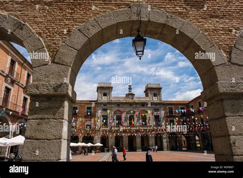 plaza del mercado chico|Town Hall and Plaza del Mercado Chico 